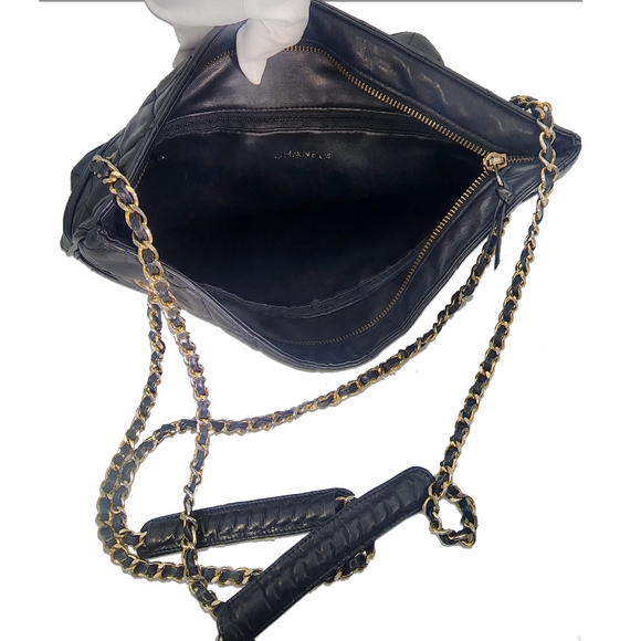 Vintage Chanel Tote Bag - Lambskin Quilted Leather w/ Gold Chain & CC Charm - Picture 10 of 15